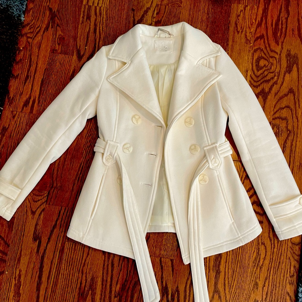 Women’s cream colored coat